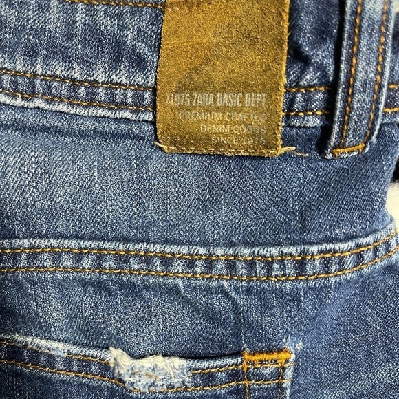 Zara Destroyed Basic Z1975 Jeans - Picture 8 of 10